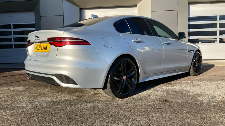 Jaguar XE 2.0 D200 R-Dynamic SE 4dr Auto Diesel Saloon